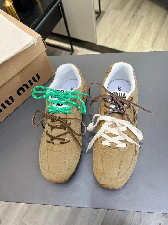 Miu Miu x New Balance 530 SL Sneakers - Picture 4 of 7